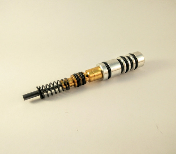 Saw oil pump