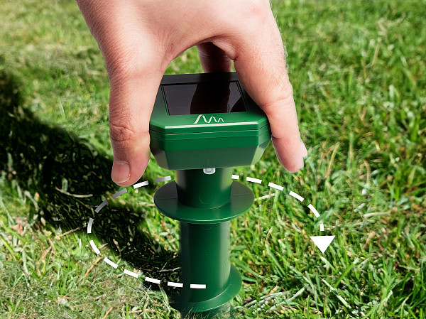 Solar-Powered Mole and Vole Repeller with Ground Stake
