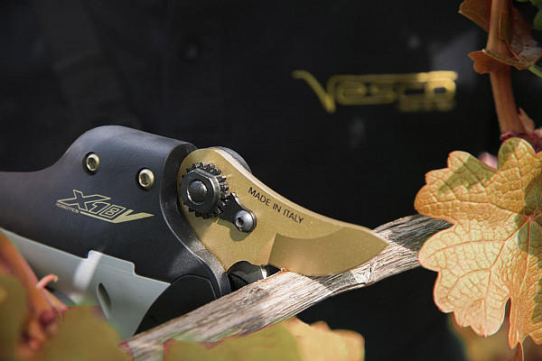 Vesco - professional battery shears X18.V